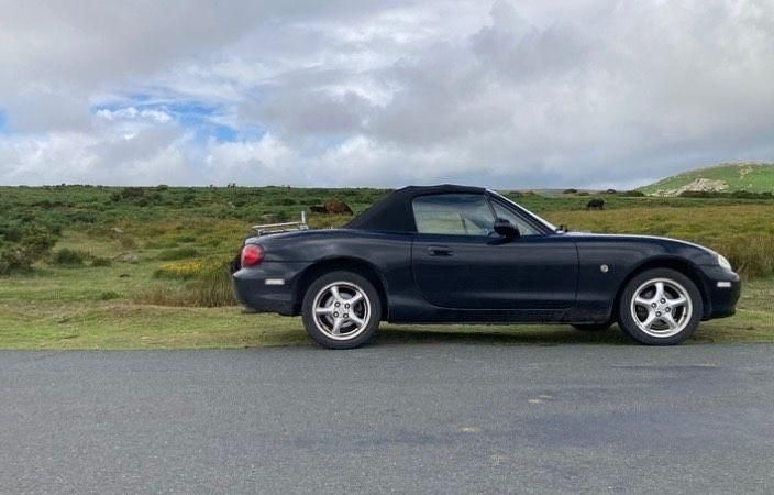 Second-hand Mazda MX5 110 CP (80 kW) 2004 Negru Cabrio