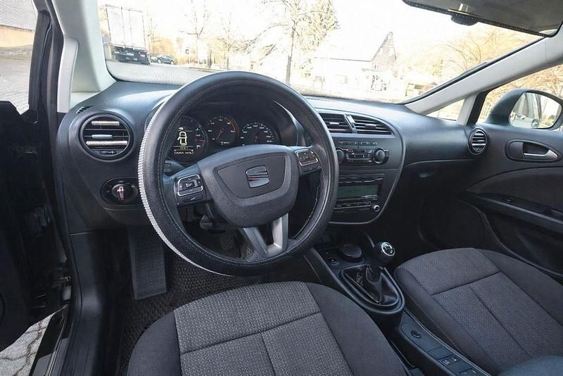 Gebraucht Seat Leon Style 105 PS (77 kW) 2012 Schwarz Limousine