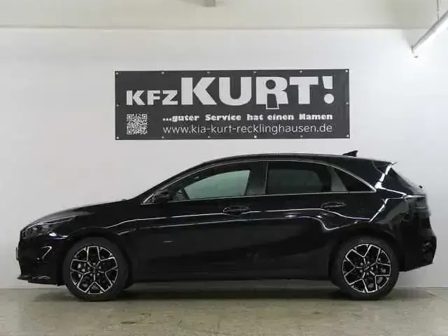 Neu Kia Ceed Style 101 PS (74 kW) 2025 Schwarz Kleinwagen