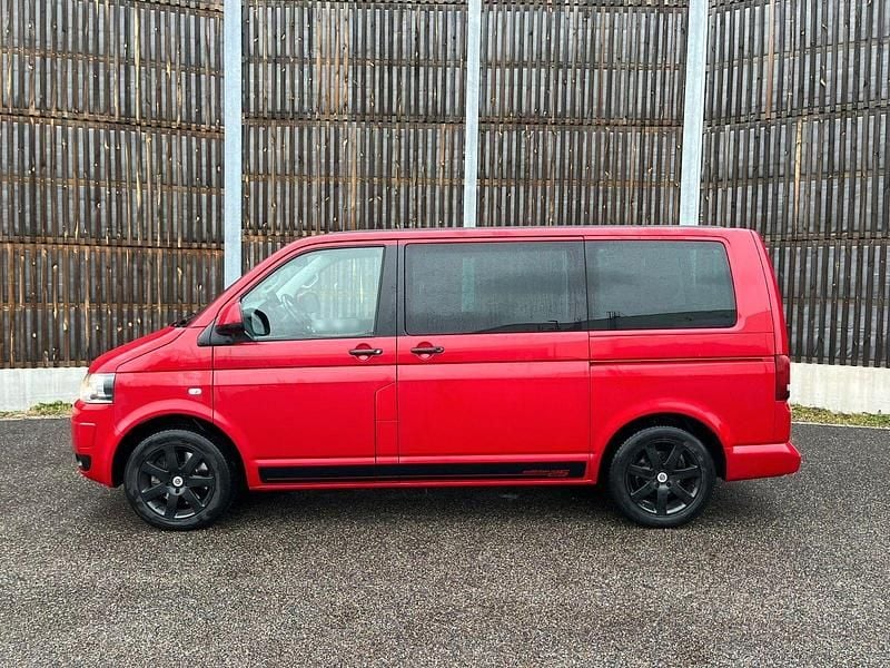 Gebraucht VW Multivan Edition 180 PS (132 kW) 2011 Rot Van