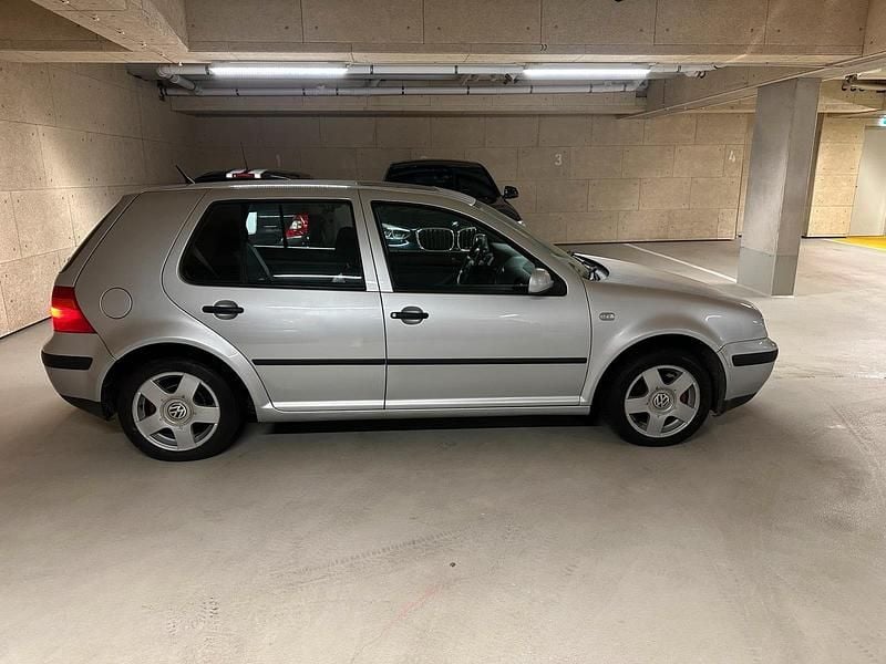 Gebraucht VW Golf IV 75 PS (55 kW) 2000 Silber Kleinwagen