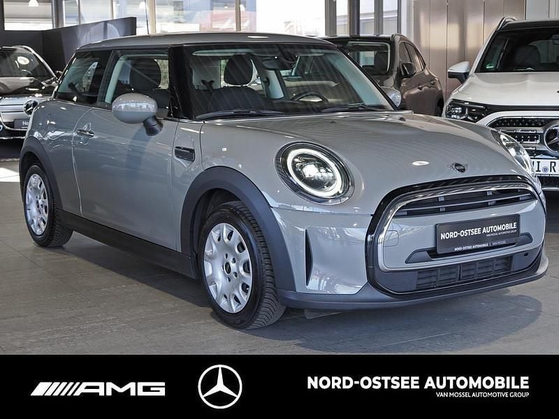Usado Mini ONE Essential 102 HP (75 kW) 2021 Metallic Citadino