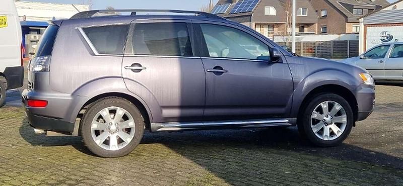 Gebraucht Mitsubishi Outlander Invite 147 PS (108 kW) 2011 Effektgrau SUV