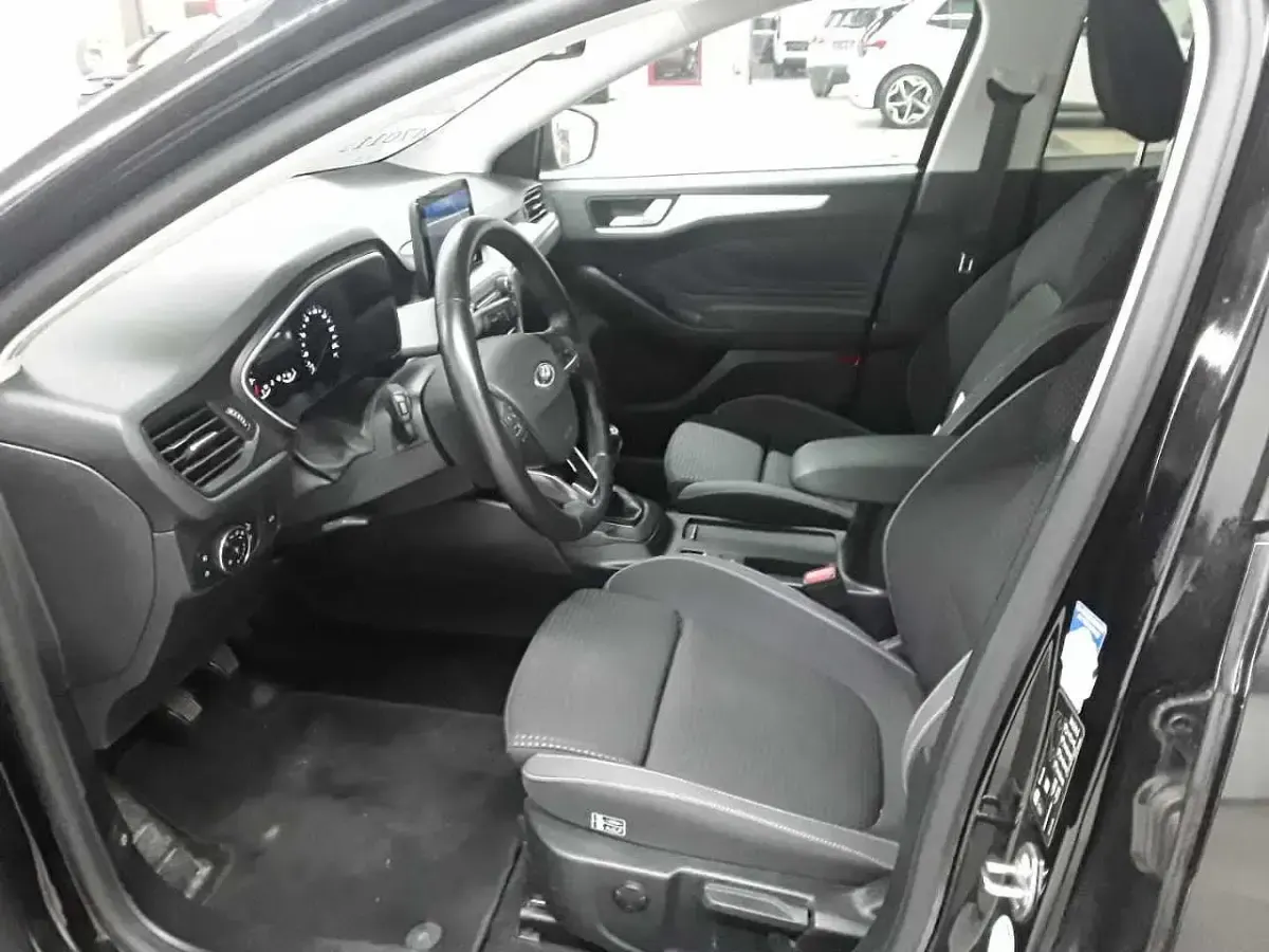 Gebraucht Ford Focus Cool & Connect 120 PS (88 kW) 2021 Obsidianschwarz metallic Kombi