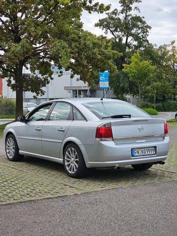 Silber Gebraucht 2007 Opel Vectra Edition Limousine | 3.750 € (Etwas zu teuer) - Bild 1/4