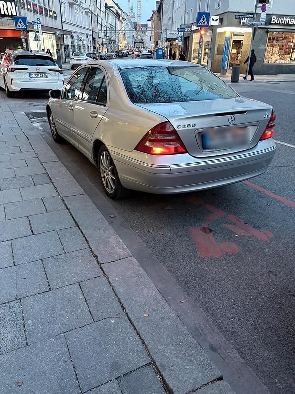 Gebraucht Mercedes C200 116 PS (85 kW) 2001 Silber Limousine