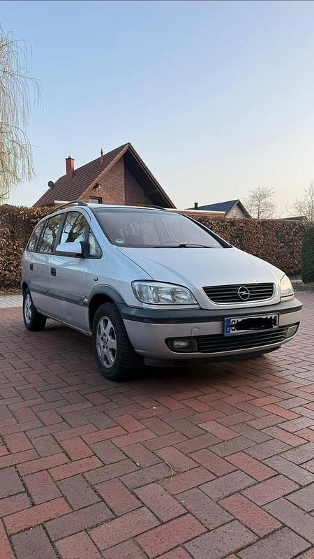 Gebraucht Opel Zafira 101 PS (74 kW) 2002 Silber Van / Kleinbus