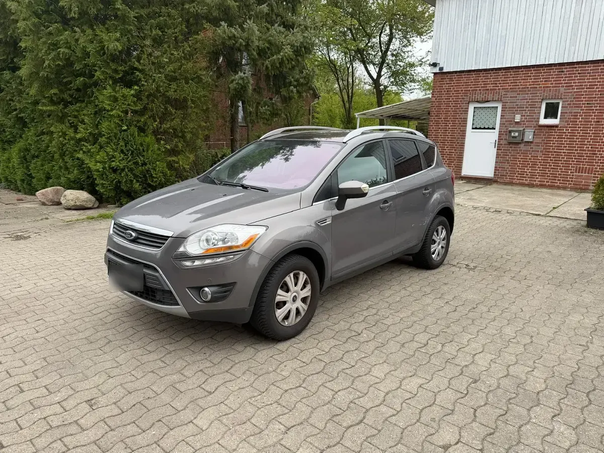 Usata Ford Kuga 140 CV (102 kW) 2012 Grigio SUV