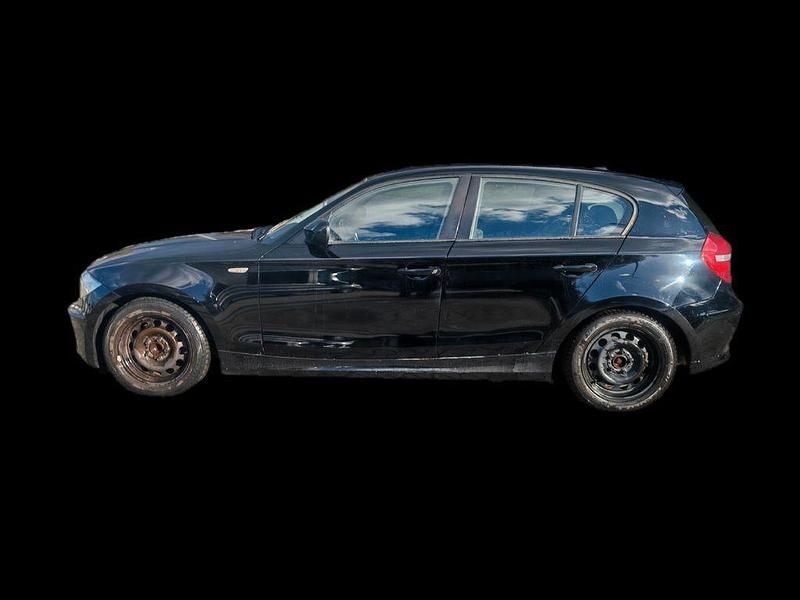Gebraucht BMW 116 122 PS (89 kW) 2010 Schwarz Kleinwagen