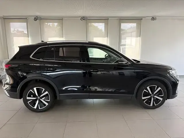 Gebraucht VW Tiguan Elegance 150 PS (110 kW) 2024 Schwarz SUV