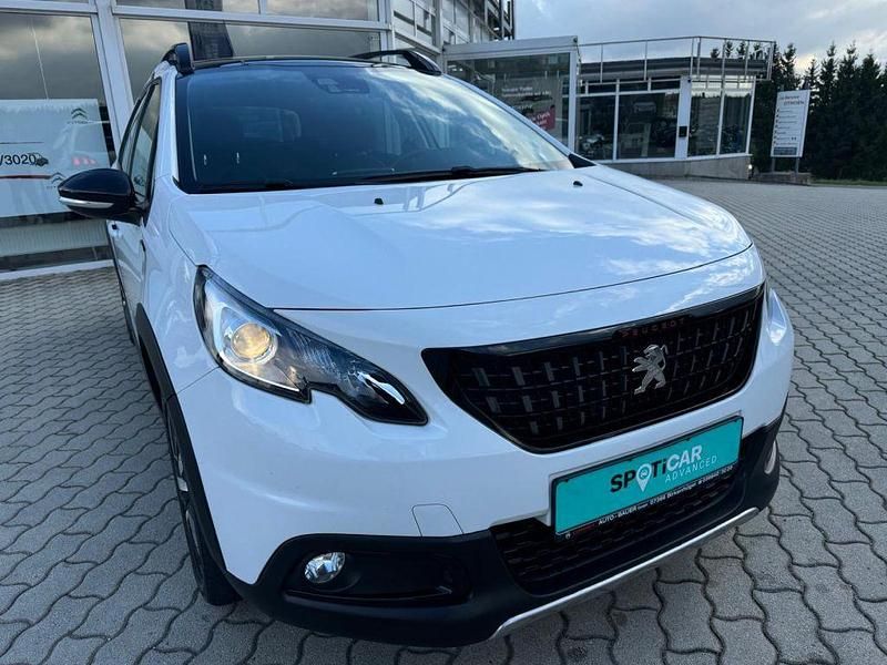 Schneeweiß Gebraucht 2017 Peugeot 2008 GT-line SUV | 11.499 € (Fairer Preis) - Bild 1/4