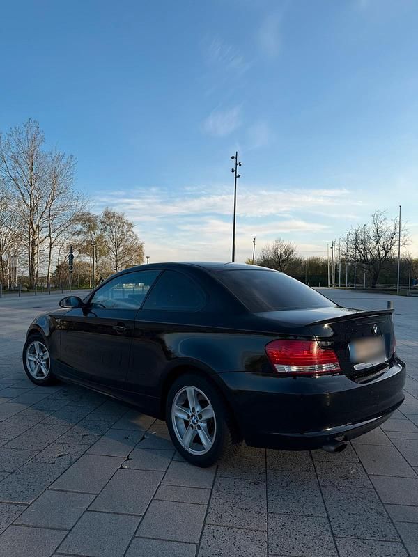 Gebraucht BMW 120 Coupé 177 PS (130 kW) 2009 Schwarz Coupé