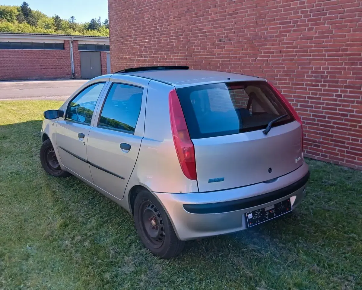 Gebraucht Fiat Punto Active 60 PS (44 kW) 2002 Gold Kleinwagen