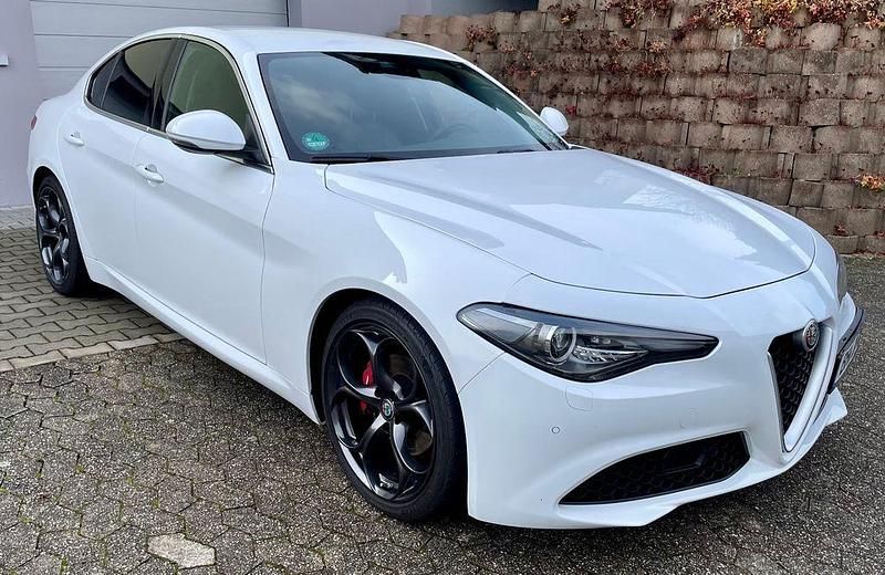 Gebraucht Alfa Romeo Giulia 179 PS (131 kW) 2018 Weiß Limousine
