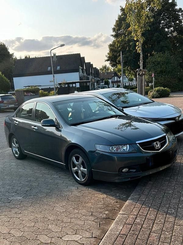 Grau Gebraucht 2004 Honda Accord Limousine | 3.900 € (Superpreis) - Bild 1/4