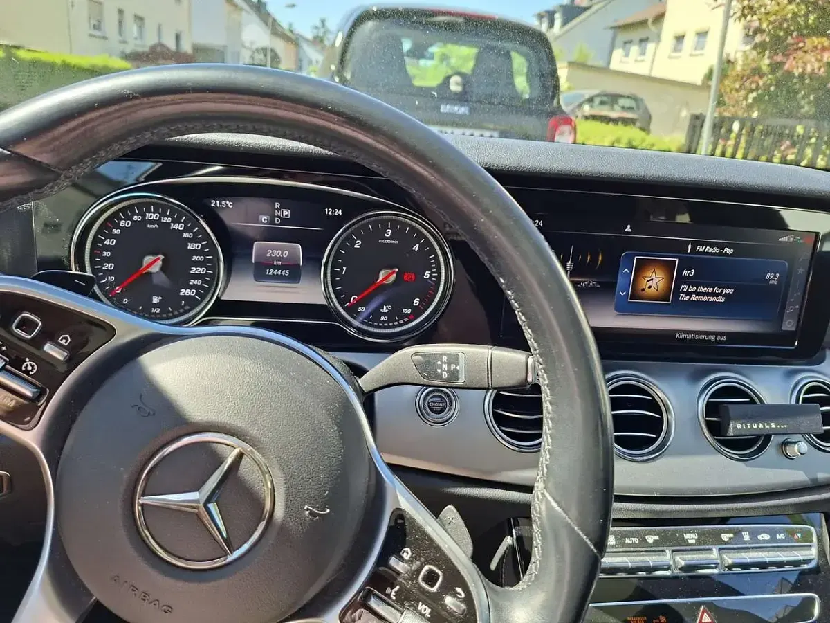 Gebraucht Mercedes E300 Exclusive 245 PS (180 kW) 2019 Blau Kombi