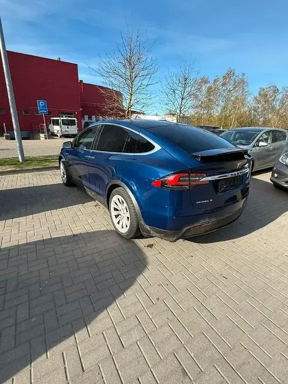 Usata Tesla Model X 386 kW (525 CV) 2017 Blu SUV