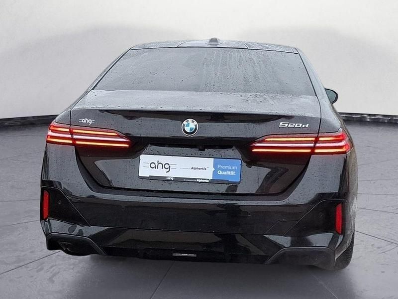 Gebraucht BMW 520 M Sport 197 PS (144 kW) 2025 Schwarz Limousine