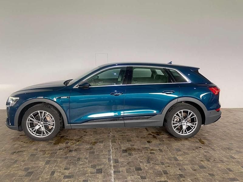 Gebraucht Audi e-tron 300 kW (408 PS) 2022 Galaxisblau metallic SUV