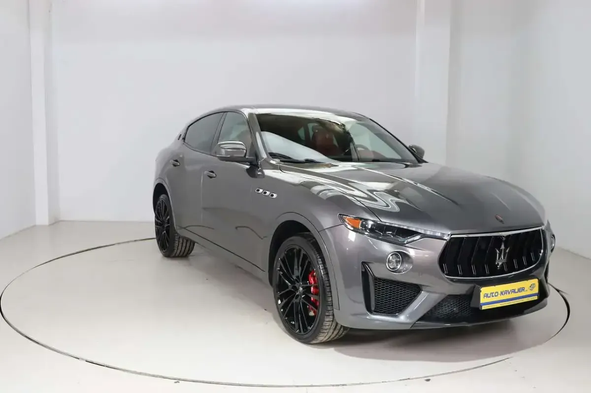 Usata Maserati Levante 530 CV (389 kW) 2020 Grigio SUV