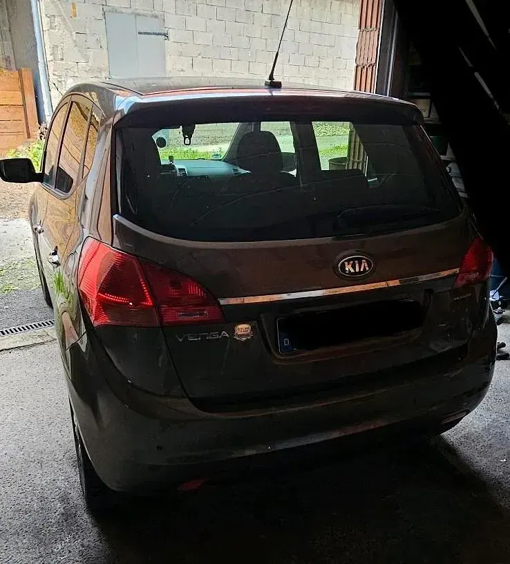 Gebraucht Kia Venga 90 PS (66 kW) 2015 Braun Kleinwagen