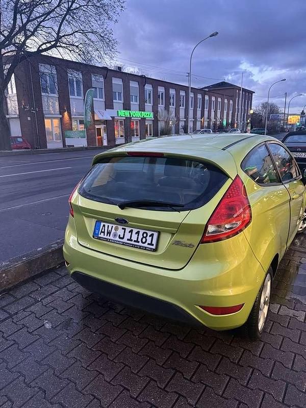 Gebraucht Ford Fiesta Titanium 82 PS (60 kW) 2008 Kleinwagen
