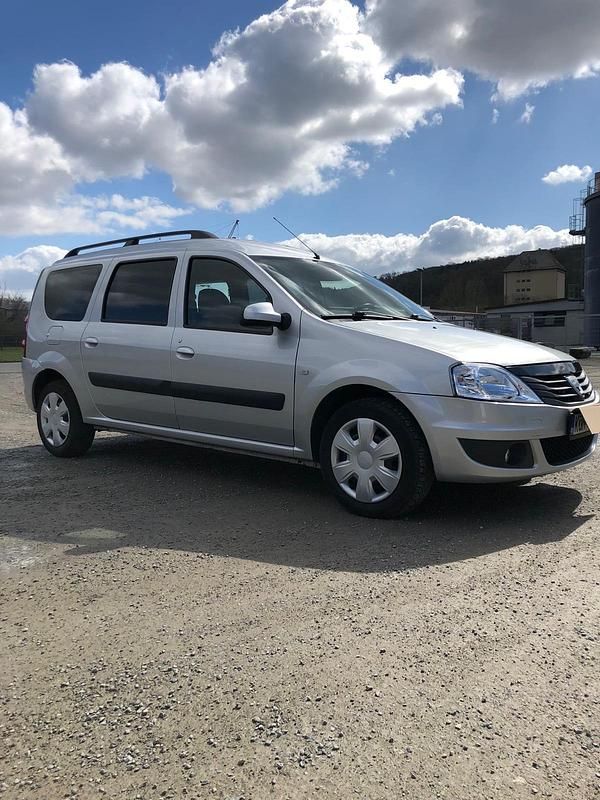 Używany Dacia Logan 88 KM (64 kW) 2010 Srebrny Kombi