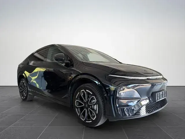 Neu XPENG G6 AWD Performance 358 kW (487 PS) 2026 Midnight black SUV