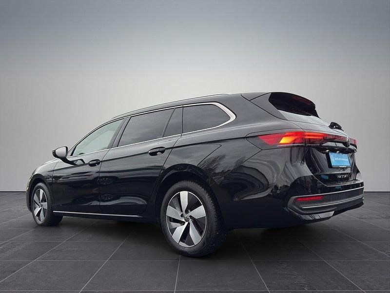 Gebraucht VW Passat Business 122 PS (89 kW) 2025 Grenadillschwarz metallic Kombi
