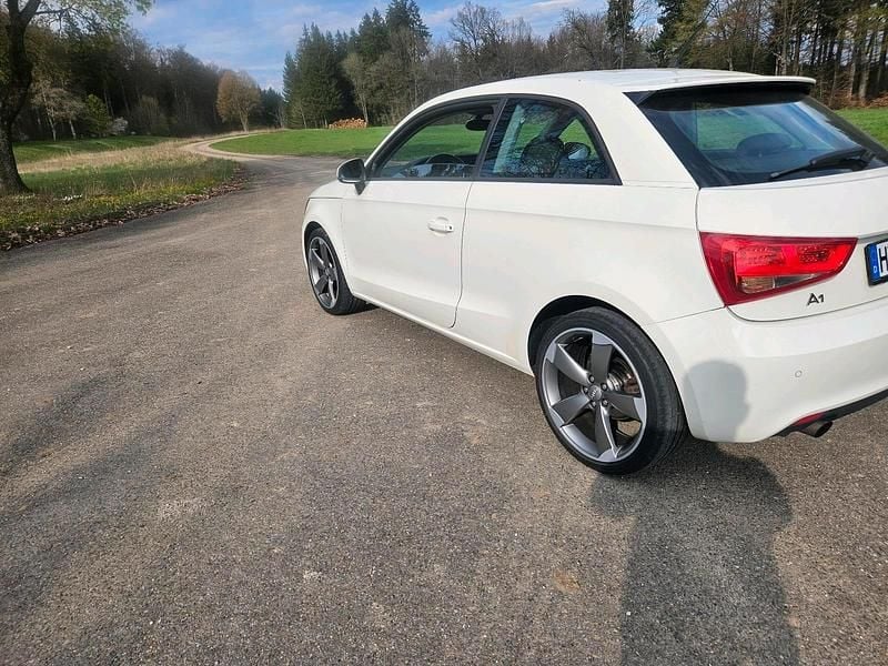 Second-hand Audi A1 105 CP (77 kW) 2011 Alb Hatchback