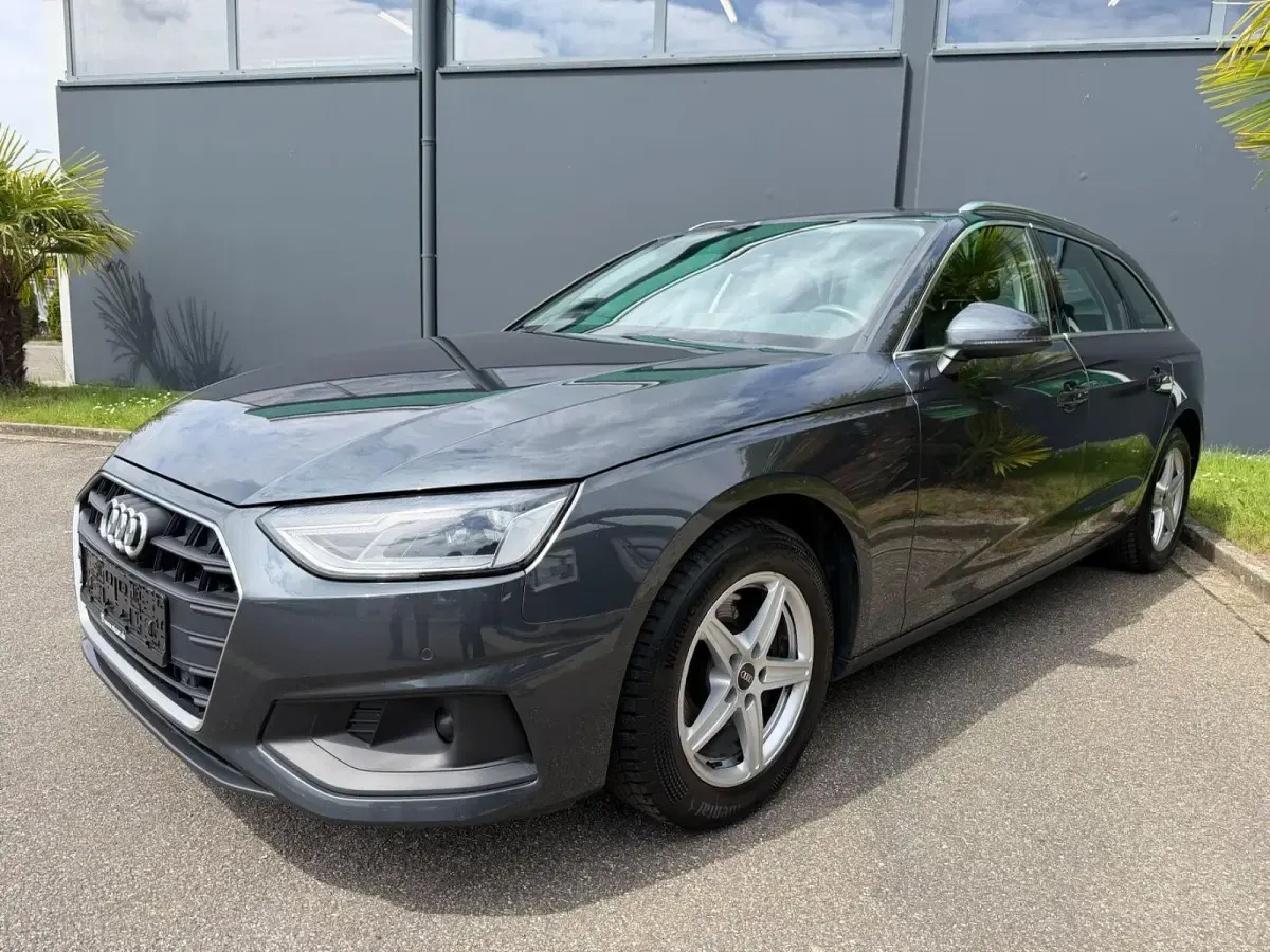 Gebraucht Audi A4 Basis 136 PS (100 kW) 2022 Grau Kombi