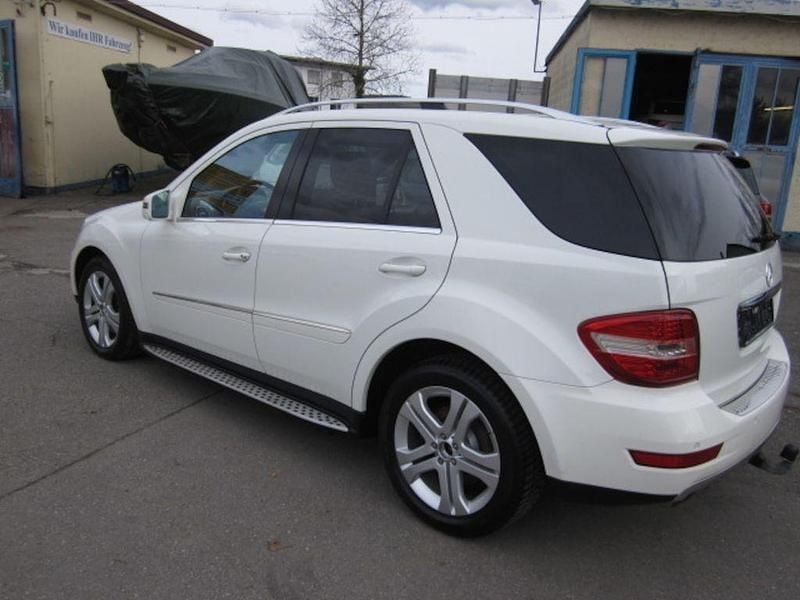 Gebraucht Mercedes ML350 231 PS (169 kW) 2010 Weiß SUV