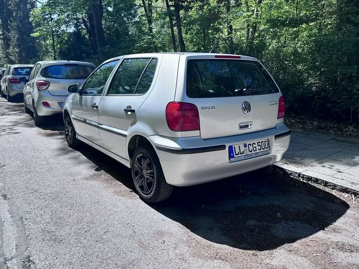 Używany VW Polo Classicline 60 KM (44 kW) 2002 Srebrny Sedan/Limuzyna