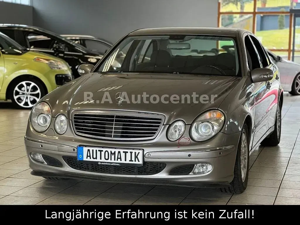 Second-hand Mercedes E350 272 CP (200 kW) 2005 Argintiu Berlinǎ
