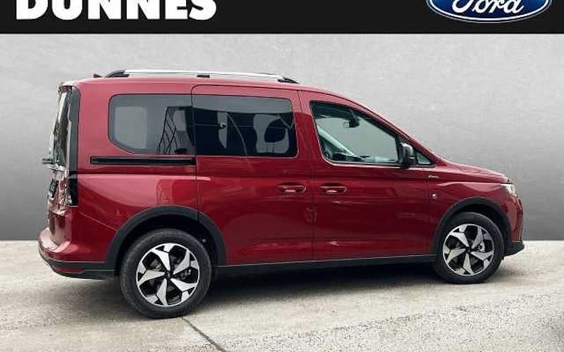 Gebraucht Ford Tourneo Connect Active 122 PS (89 kW) 2024 Rot Van / Kleinbus