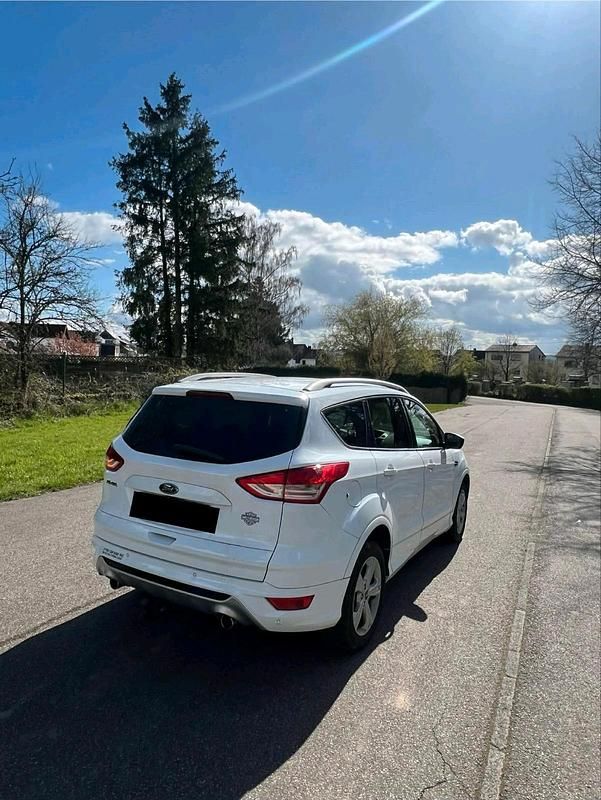 Gebraucht Ford Kuga ST-Line 163 PS (119 kW) 2014 Weiß SUV