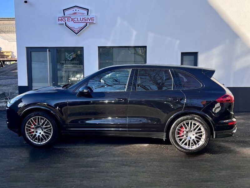 Gebraucht Porsche Cayenne Turbo 519 PS (381 kW) 2016 Schwarz SUV