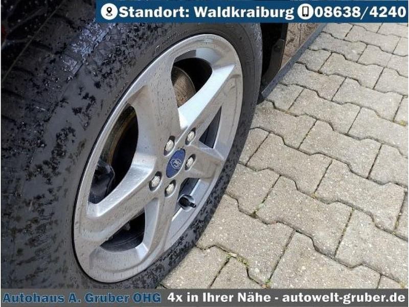 Gebraucht Ford Focus 120 PS (88 kW) 2020 Black metallic (metallic) Kombi