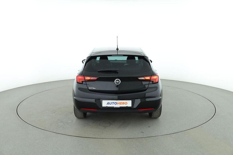 Second-hand Opel Astra 131 CP (96 kW) 2020 Negru Berlinǎ