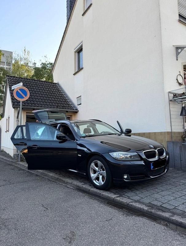 Gebraucht BMW 320 Efficient Dynamics 163 PS (119 kW) 2011 Schwarz Kombi