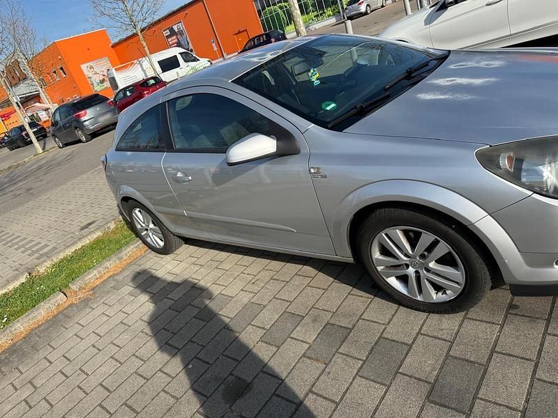 Gebraucht Opel Astra GTC 90 PS (66 kW) 2007 Coupé