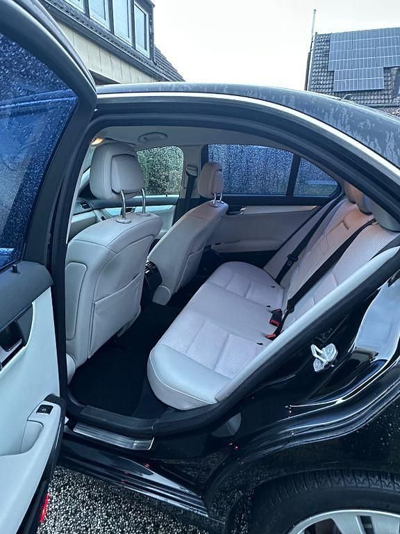 Gebraucht Mercedes C200 184 PS (135 kW) 2008 Schwarz Limousine