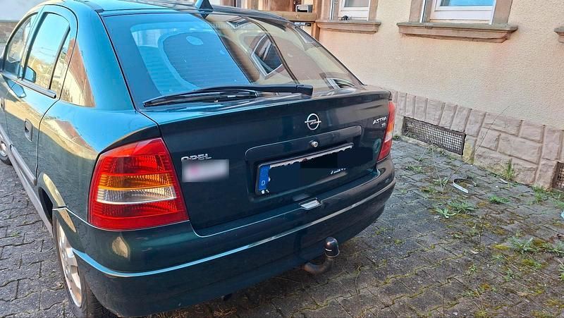 Second-hand Opel Astra Edition 75 CP (55 kW) 2000 Verde Berlinǎ