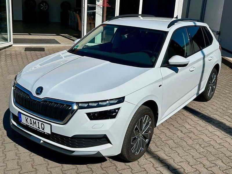 Weiß Gebraucht 2022 Skoda Kamiq Tour SUV | 19.995 € (Fairer Preis) - Bild 1/4