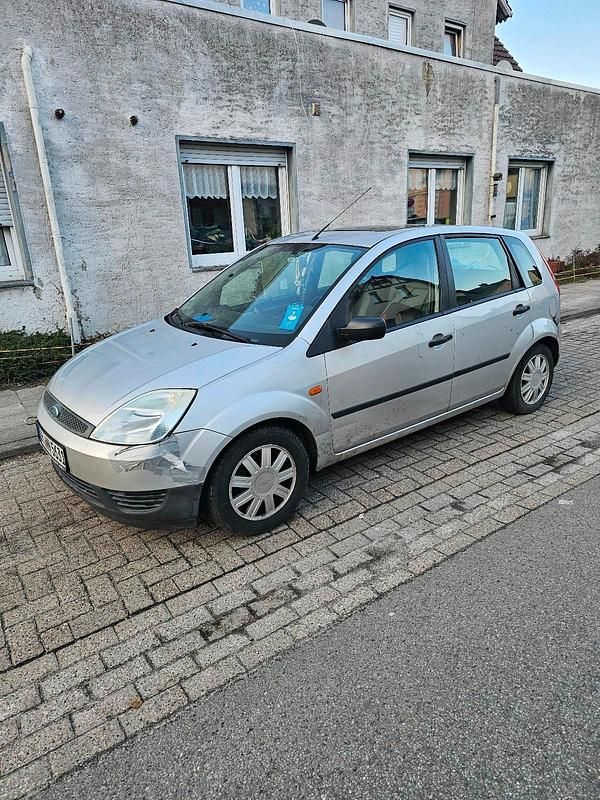 Gebraucht Ford Fiesta 68 PS (50 kW) 2002 Grau Kleinwagen