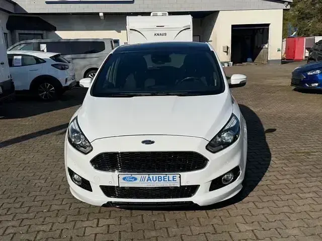Używany Ford S-MAX ST-Line 190 KM (139 kW) 2018 Biały Minivan