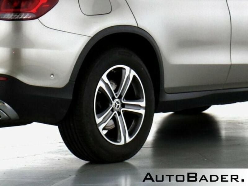 Gebraucht Mercedes GLC220 Exclusive 194 PS (142 kW) 2022 859 mojavesilber (metallic) SUV