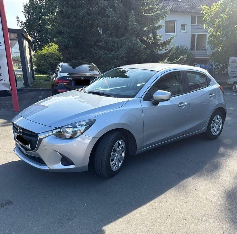 Silber Gebraucht 2018 Mazda 2 Center-Line Limousine | 10.500 € (Fairer Preis) - Bild 1/4