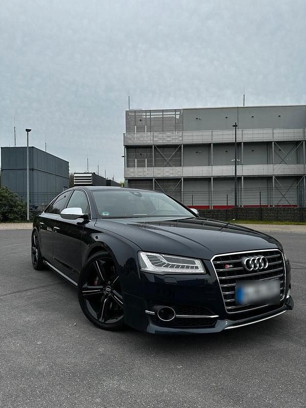 Gebraucht Audi S8 520 PS (382 kW) 2015 Blau Limousine