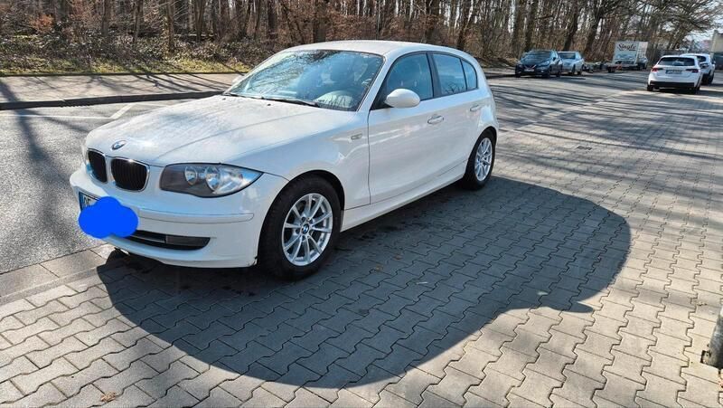 Weiß Gebraucht 2008 BMW 118 Kleinwagen | 4.500 € (Etwas zu teuer) - Bild 1/4